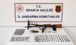 Isparta'da tarihi eser kaçakçılığı operasyonu: 421 sikke ele geçirildi