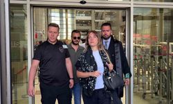 İstanbul Cumhuriyet Başsavcılığı tarafından yürütülen 'Ahbaplar suç örgütü' soruşturması kapsamında oyuncu Eda Ece, ifade vermek üzere Çağlayan Adliyesine geldi.