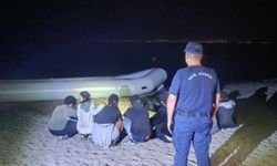 İzmir'de Sahil Güvenlikten çifte operasyon: 31 göçmen yakalandı