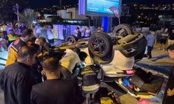 Kavşakta çarpışan otomobil devrildi: 1 yaralı