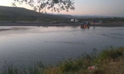 Kızılırmak'ta akıntıya kapılan şahıs kayboldu