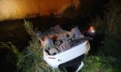 Köprüden uçan otomobilde 2 kişi yaralandı