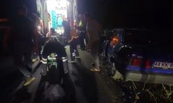 Malatya'da lastiği patlayan otomobil refüje çarptı: 1 yaralı