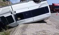Minibüs takla attı: 1 yaralı