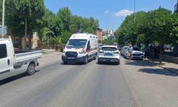 Motosiklet ile kamyonet çarpıştı: 2 yaralı