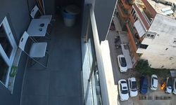 Park ettiği motosiklet alev topuna döndü, diğer araçlara sıçramaması için hayatını hiçe saydı