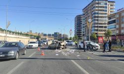 Şanlıurfa'da 4 aracın karıştığı zincirleme kazada 1 kişi yaralandı