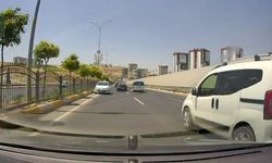 Şanlıurfa'da ters yönde ilerleyen sürücü kamerada