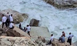Serinlemek için girdiği Habur Çayı'nda kayboldu