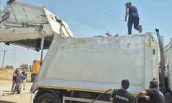 Van'da seyir halindeki çöp kamyonunda yangın