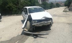 Yalvaç'ta iki otomobil çarpıştı: 2 yaralı