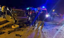 Yüksekova'da iki ayrı kazada 8 kişi yaralandı