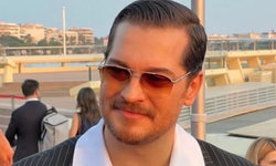 Çağatay Ulusoy ve Aslıhan Malbora’dan düğünde aşk pozu