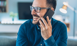Bu trafik levhasını gören telefonunu cebine koyacak