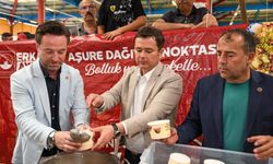 Başkan Erkan Aydın aşure bereketini vatandaşlarla paylaştı
