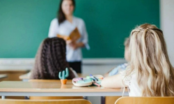 17 yıldır derse girmedi:Emeklilik kararına itiraz etti