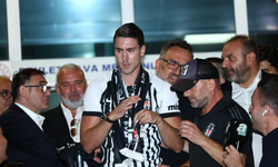Dusan Vlahovic İstanbul’da: Beşiktaş taraftarı yıldız golcüyü karşıladı