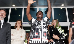 Sabaha karşı geldi: Poku bugün imzayı atacak