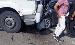 Bursa’da otomobil hurdaya döndü: Otoban trafiğe kilitlendi