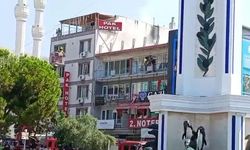 Gemlik Çarşı Meydanı’nda pasajın çatısı alev aldı