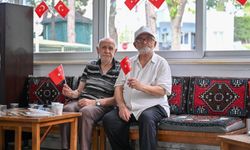 Bursa’da huzurevinde anlamlı Zafer Bayramı: Coşku bu kez büyüklerden yükseldi