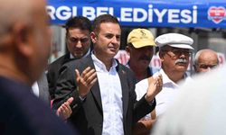 Akın, depremin yıl dönümünde Sındırgı'yı unutmadı