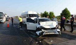 Antalya'da feci kazada ortalık savaş alanına döndü: 17 yaralı