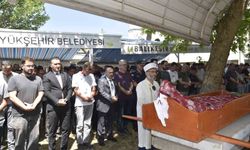 Balıkesir'de kazada hayatını kaybeden çocuk son yolculuğuna uğurlandı