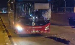 Bandırma'da ters yöndeki otobüs motosikletle çarpıştı: 17 yaşındaki sürücü yaralandı