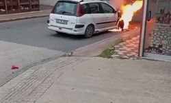 Batman'da seyir halindeki otomobil alev aldı