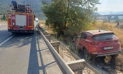 Bilecik'te otomobil bankete düştü: 4 yaralı