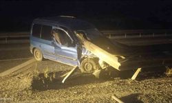 Bilecik'te otomobil bariyerlere çarptı: 1 yaralı