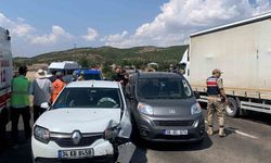 Bingöl iki araç çarpıştı: 2 yaralı