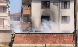 Depoda çıkan yangın apartmanı yakıyordu