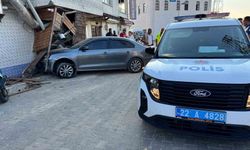 Edirne'de 'dur' ihtarına uymayan iki aracın kaçışı kazayla son buldu