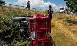 Elektrikli motosiklet kontrolden çıkarak devrildi, sürücüsü yaralandı