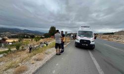 Emet-Hisarcık yolunda traktör ile hafif ticari araç çarpıştı: 2 yaralı