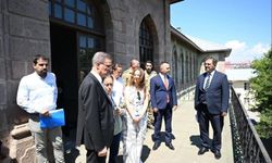 Erzurum Lisesine devredilen tarihi binada inceleme
