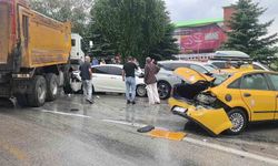 Erzurum'da 10 araçlı zincirleme kaza: 5 yaralı