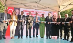 Esenyurt'ta emekliler kafesi ile kütüphane tesisleri hizmete açıldı