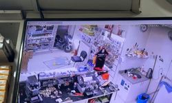 Eskişehir'de motosikletin dükkana girdiği kazanın görüntüleri ortaya çıktı