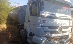 Gelin konvoyuna çarpmamak için manevra yapan tanker yoldan çıktı