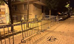 Güngören'de 5 katlı binanın balkonu çöktü: Binanın çevresi bariyerle kapatıldı