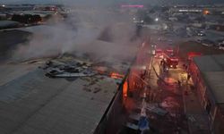 İnegöl'de boya fabrikasındaki patlama kamerada