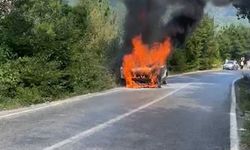 İnkumu yolunda otomobil alevlere teslim oldu