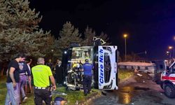 Kayseri'de yolcu otobüsü yakıt tankeri ile çarpıştı, yaralılar var.