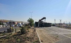 Kayseri'de yolcu otobüsünün devrildiği kazada 1 kişi hayatını kaybetti 24 kişi yaralandı