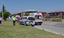 Kaza yerindeki polis aracına otomobil çarptı: 1'i polis 1'i bekçi toplam 6 yaralı