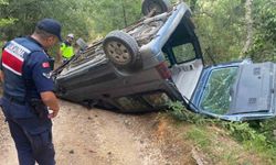 Kontrolden çıkan hafif ticari araç takla attı