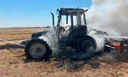 Kulu'da yanan traktör kullanılamaz hale geldi
